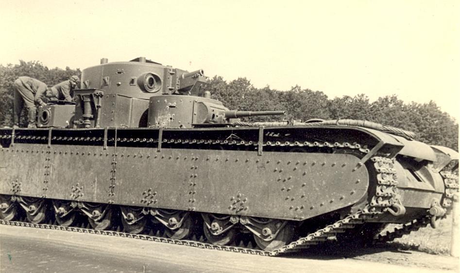 Т 35 м 10. Пятибашенный танк т-35. Т-35 танк СССР. Т35 танк второй мировой войны. Т-35 многобашенные танки.